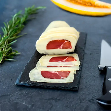 Cachaço fumé avec des tranches de fromage Senras - Quinta dos Fumeiros